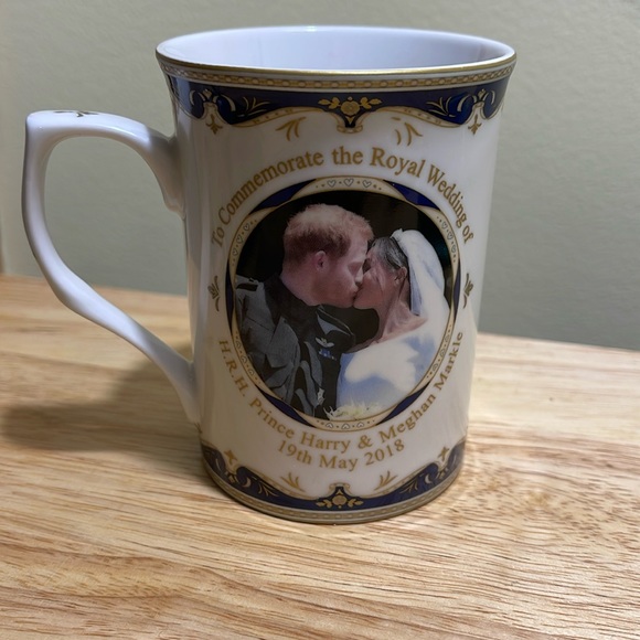 EUC Prince Harry & Meghan Markle Royal Wedding Mug - Picture 1 of 5